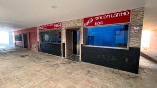 Location Local commercial à Urbanización las flores 15. Se vende local comercial en torrox costa.