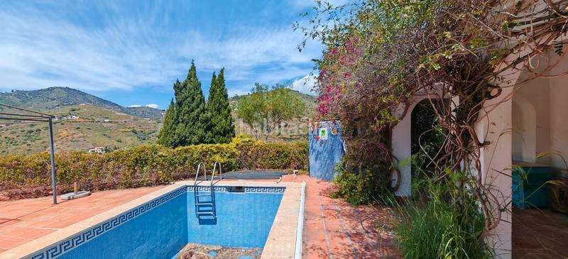 Foto 44214c73-7fb9-4481-963f-0503f3b4fc2c. Chalet  independiente en venta en Torrox pueblo Torrox