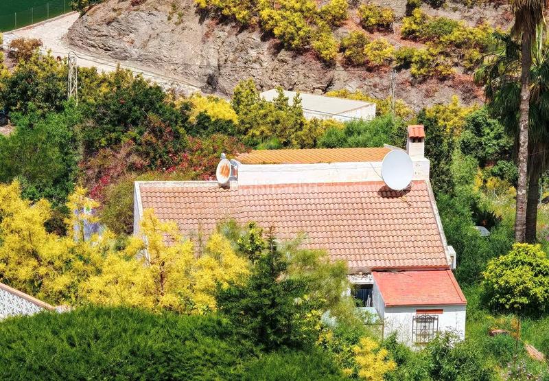 Foto 5ec39e43-1296-4d7c-9860-575b5551f9b9. Chalet  independiente en venta en Torrox pueblo Torrox
