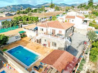 Xalet a Avda Pescia - Ctra de Frigiliana. Villa unifamiliar con vistas al mar y montaña en nerja