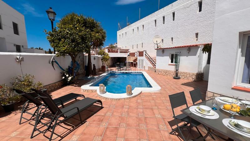 Foto 8057878f-b0aa-43ce-b114-1f0e010ff542. Casa aparellada amb calefacció aparcament piscina a Torrox