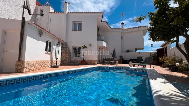 Foto a3b53b17-5c3e-4bd1-8ded-221fa08c1d51. Casa aparellada amb calefacció aparcament piscina a Torrox
