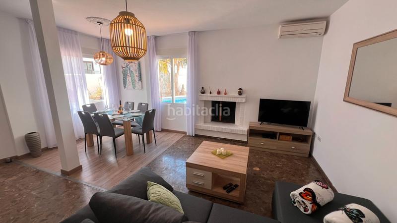 Foto b04b9da6-dbc7-425d-ba5c-e5388a585722. Casa aparellada amb calefacció aparcament piscina a Torrox