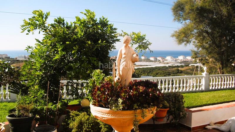 Foto b0ae3042-5e50-437b-9397-02e73f7f17cc. Chalet en avenida los aguacates 20 exclusivo chalet costa: un refugio de lujo y tranquilidad con vistas al mar en Torrox