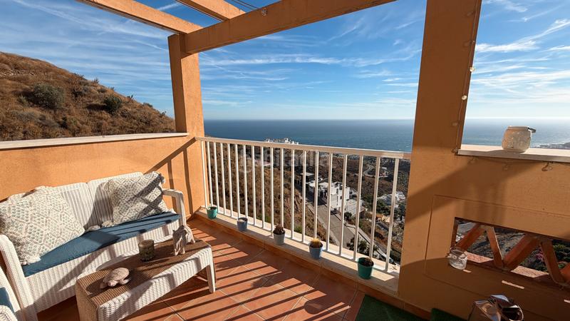 Foto 27d44976-d6ee-40a3-9b74-2956130df0cb. Casa aparellada a avenida los poetas 106 a El Peñoncillo Torrox