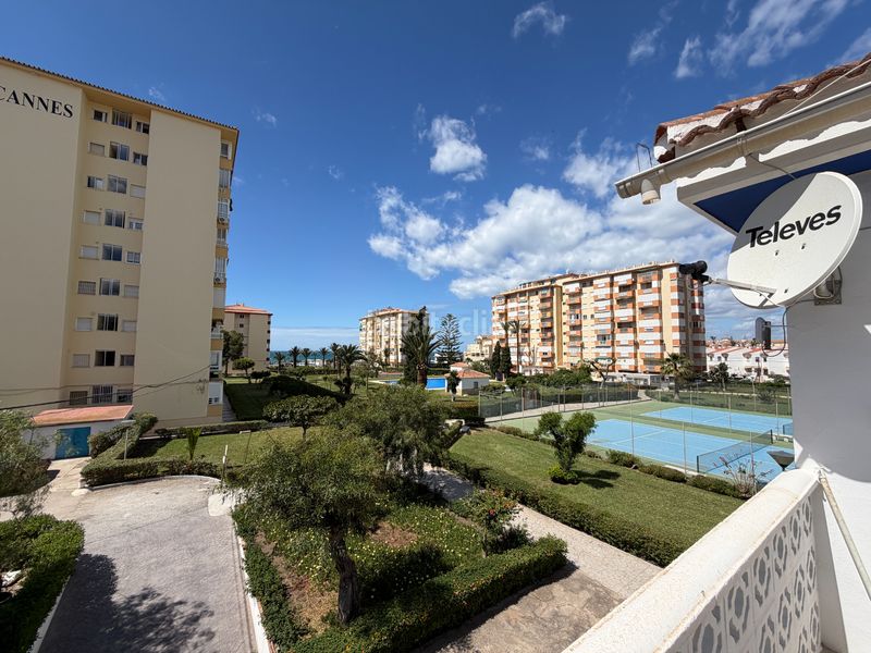 Foto 17a6c59a-13fd-49a5-a7fb-1c1b8cd0c5cb. Pis a avenida las antillas 1 a Laguna Beach Torrox