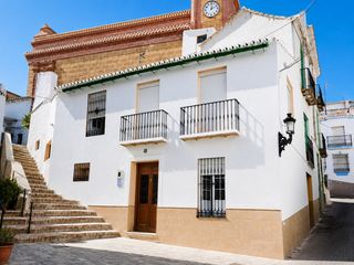 Haus  Calle iglesia 1. Amplia casa de pueblo en pleno centro histórico de torrox
