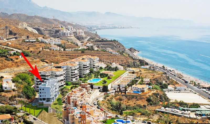 Foto ec10312e-eee0-429f-a8c6-42007d2cb410. Apartament amb aparcament piscina a El Peñoncillo Torrox