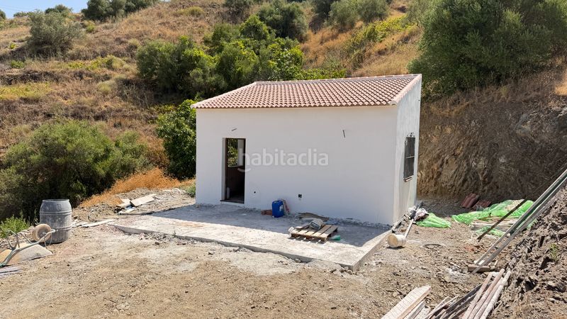 Foto 0ed547d7-9b02-49c5-8932-7b4227c61840. Masia amb aparcament a Torrox pueblo Torrox