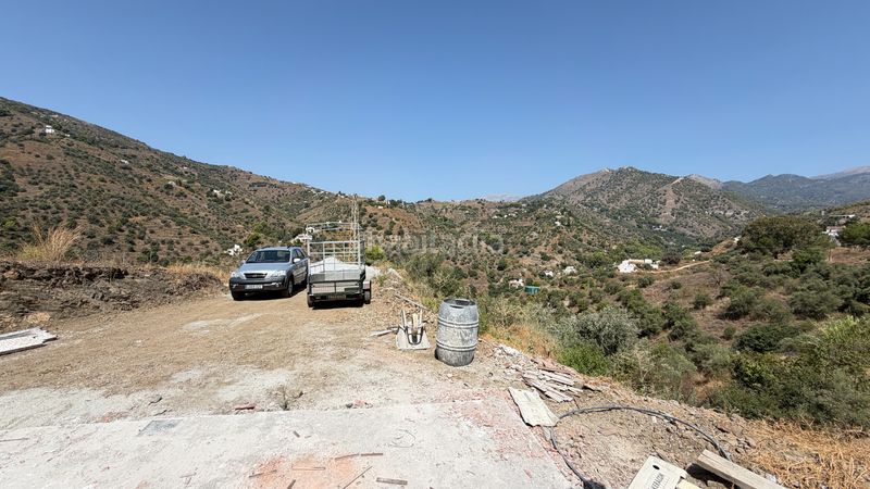 Foto 1c72b503-c07c-4832-b3a1-15cb0e1be9b6. Masia amb aparcament a Torrox pueblo Torrox