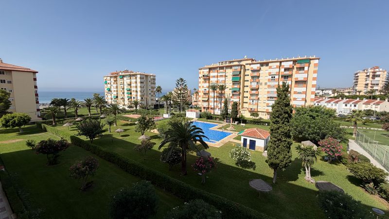 Foto 926391aa-f45f-4cd8-85bd-2e6d7bf32924. Apartament amb piscina a Laguna Beach Torrox