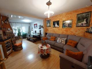 Maison à Calle san fermín 19. Se vende casa en puente sardas (sabiñanigo)