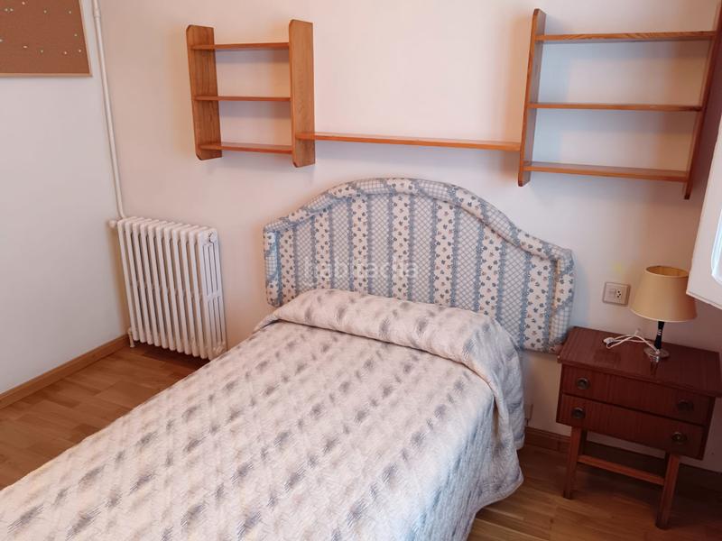 Foto e083aba9-a118-4f46-afa7-4b72989ca311. Piso en calle san juan de la peña 1 piso céntrico en venta en Sabiñánigo