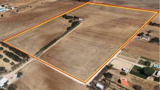 Casa a Villanueva Golf. Preciosa finca de 32.500 m2 con agua de red y pequeña construcci