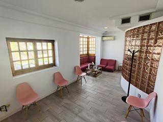 Local Comercial en Ncleo urbano. Excelente local profesional en alameda del ro dando a 2 calles