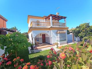 Xalet en Sancti Pietri. Chalet urbano en sancti petri  vive junto al mar en un entorno n
