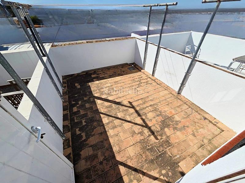 Foto d2dce84c-31eb-4220-8ed5-f8761e5a9294. Casa adosada excelente unifamiliar en zona fuente amarga , chiclana en Chiclana de la Frontera