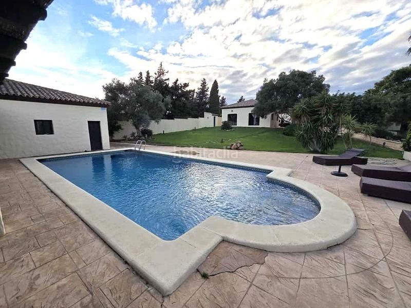 Foto 1b504af2-5ff1-4ba3-a6d2-484018e8ef34. Chalet con parcheggio in Los Franceses - La Vega Chiclana de la Frontera