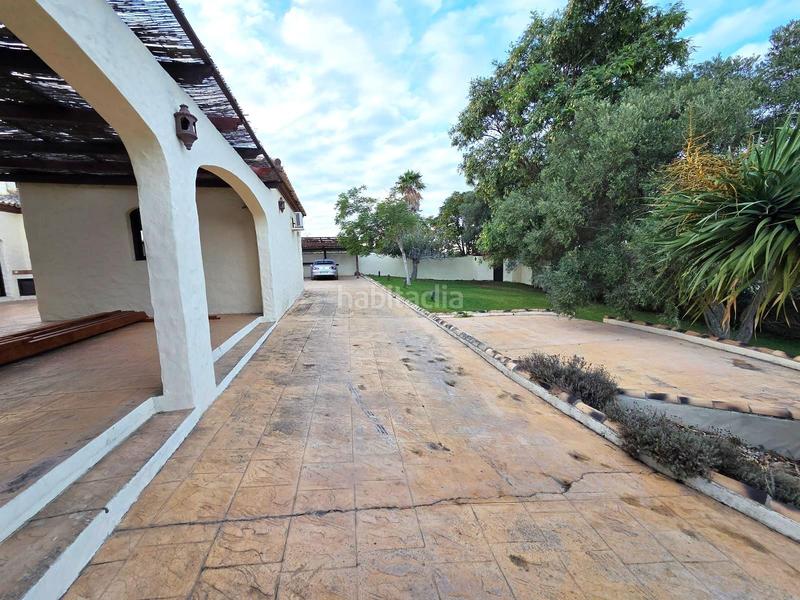 Foto a30c9ee2-81ba-45f3-bf9e-cbd5b877d050. Chalet con parcheggio in Los Franceses - La Vega Chiclana de la Frontera