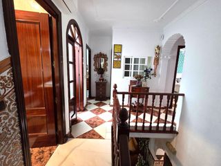 Casa a Núcleo urbano. Espectacular casa en la zona del mayorazgo con 5 dormitorios.