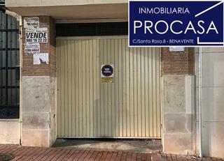 Aparcament cotxe a Benavente