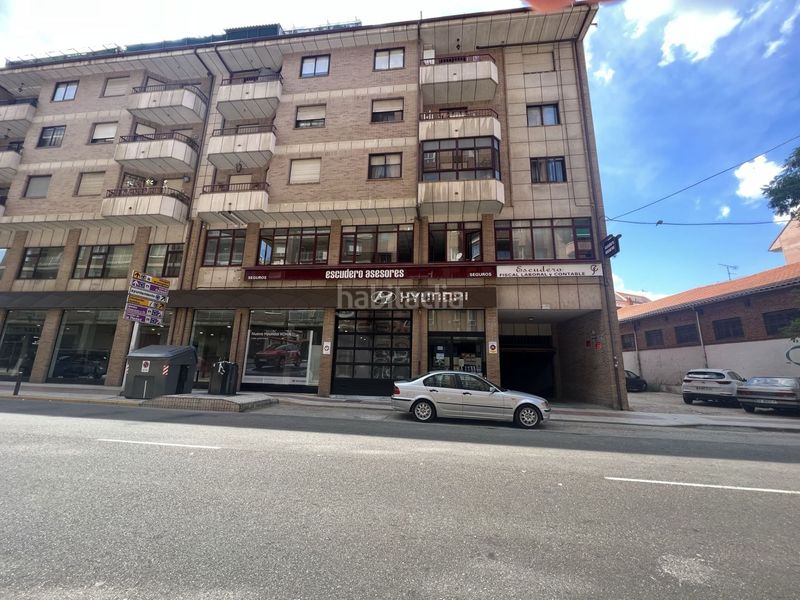 Foto 4a962341-7b94-4d9e-a8db-eb8103348929. Aparcament cotxe a Benavente