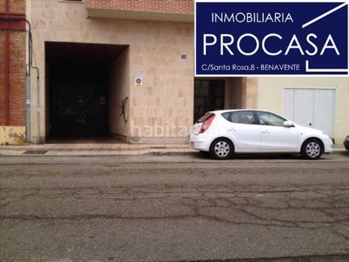 Foto 7e3f6b80-aed5-4e11-ade7-6f0e15b8635b. Aparcament cotxe a Benavente