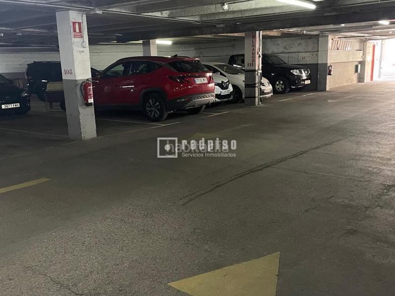 Foto 01abf859-2449-43ef-90f2-f4eede143ce0. Parking coche plaza de garaje en venta en calle jacobinia en Madrid