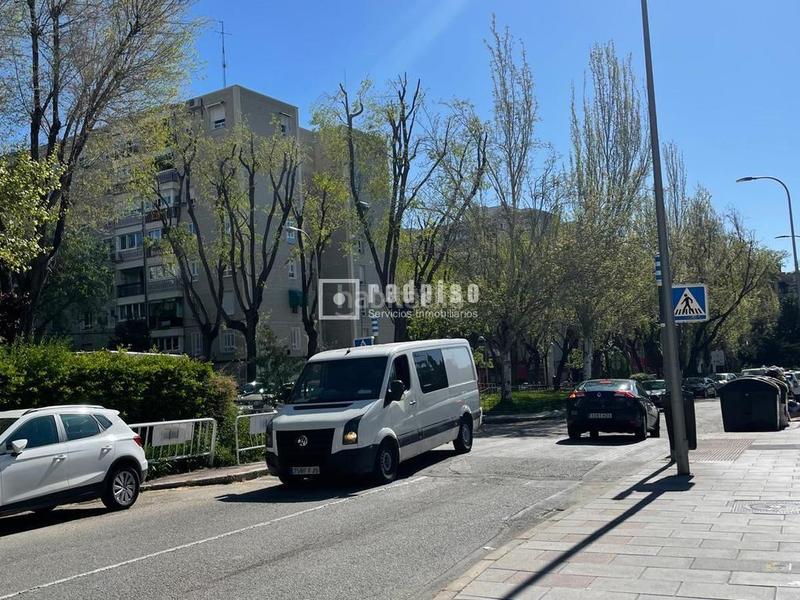 Foto e57e8a31-c358-427a-b911-68e405ebb8d2. Parking coche plaza de garaje en venta en calle jacobinia en Madrid