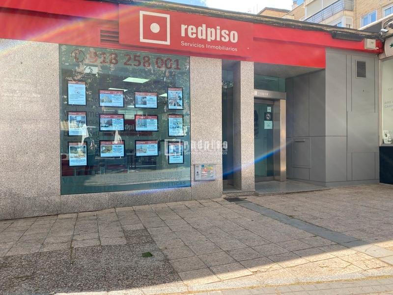 Foto 35c9950b-1e56-426c-ac9d-e27d2370c8fe. Business premise in Vista Alegre Madrid