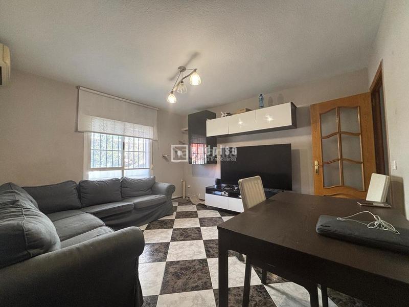 Foto 5ed6c9f0-482e-43ec-a8fe-10432833bc2f. Pis amb calefacció a Puerta Bonita Madrid