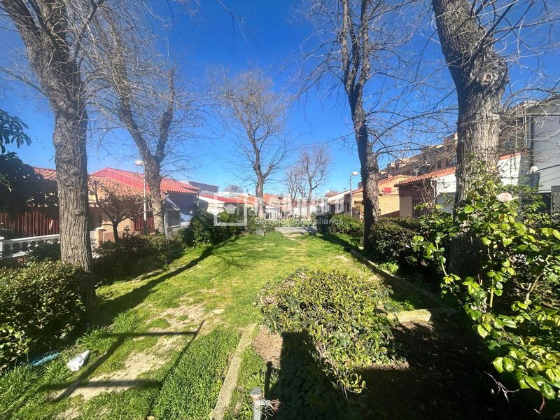 Foto 48701262-851b-4cde-ac06-284c848eab48. Casa amb calefacció a Puerta Bonita Madrid