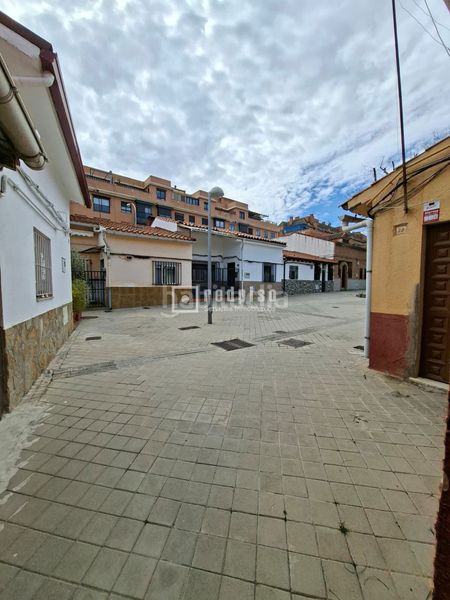 Foto f807d506-9a6e-4612-a7b6-9bc50eb919b8. Casa amb calefacció a Puerta Bonita Madrid