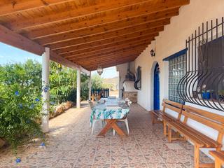 Masia en Los Collados-Los Geraneos. Te presentamos esta maravillosa casa de campo situada en una ubi