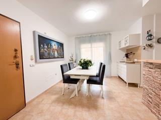 Appartement in Los Collados-Los Geraneos. Te presentamos este cómodo apartamento con acceso directo desde