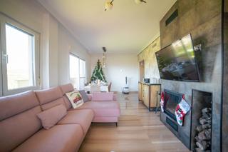 Àtic a Isla del Fraile. Descubre este exclusivo residencial privado que cuenta con 3 amp