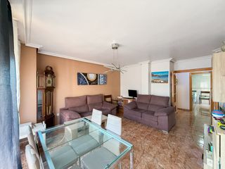 Piso en Casco Antiguo. Si buscas espacio para toda la familia, esta vivienda puede ser