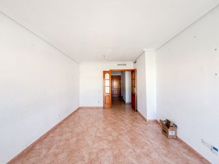 Piccolo appartamento in Casco Antiguo. Si buscas una vivienda con potencial para diseñarla completament