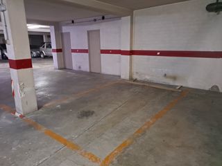 Lloguer Aparcament cotxe  Passeig de la pau. Es lloga plaça de parking