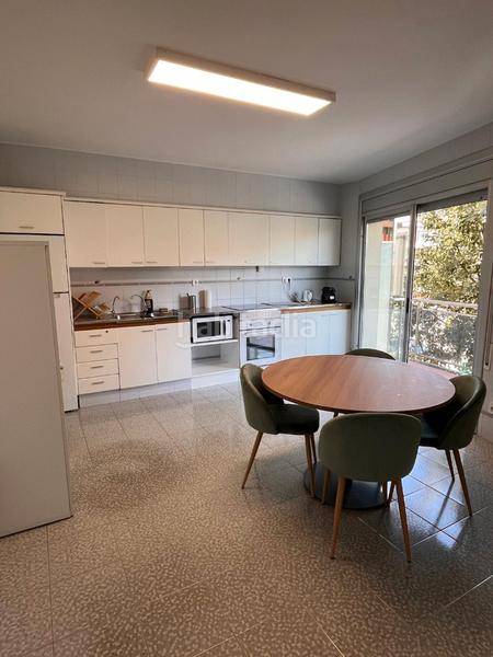 Foto b385d6aa-4ea1-4205-b35f-fc15017ff0e0. Location bureau avec chauffage dans Berga