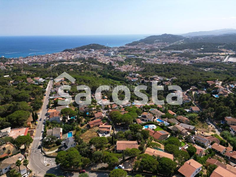 Foto 6a2576cd-cd0a-413b-83b4-3f2a2d07dba9. Terrain résidentiel dans residencial Blanes - vistamar Blanes