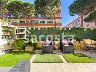 Planta baixa a Fenals. Tu paraíso junto al mar te espera! apartamento con terraza a sol