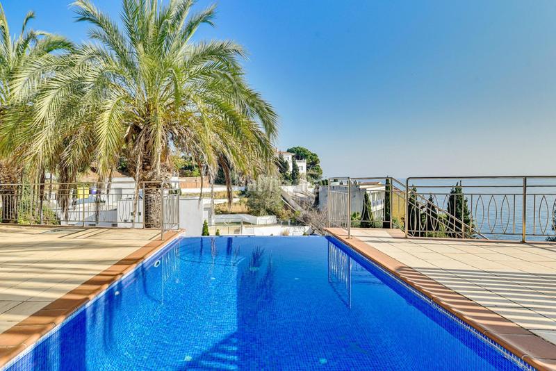 Foto a0c12e0d-c621-4f6c-9e3c-174855c17b71. Chalet con riscaldamento parcheggio piscina in Montgoda Lloret de Mar