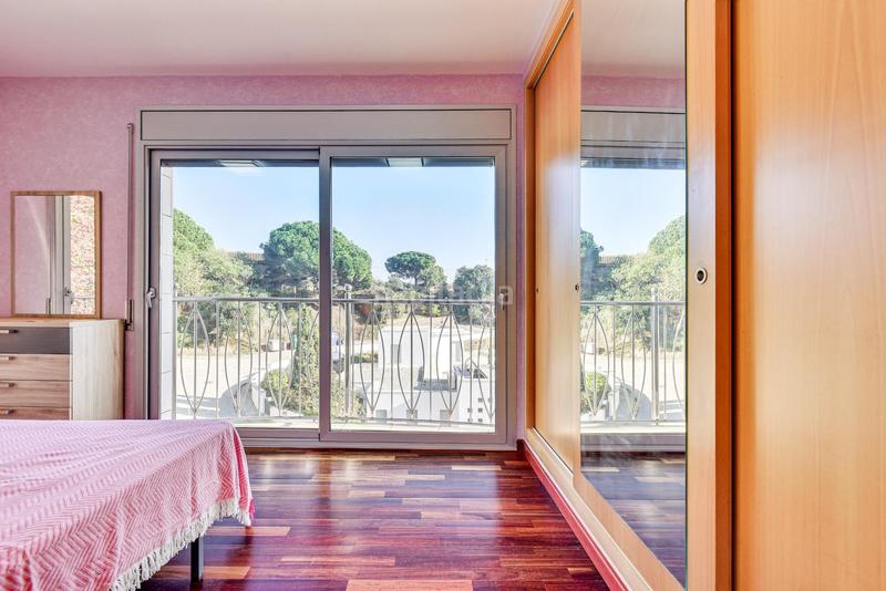 Foto eb09a7df-30a5-4c47-95f2-e40ee4472b33. Chalet con riscaldamento parcheggio piscina in Montgoda Lloret de Mar