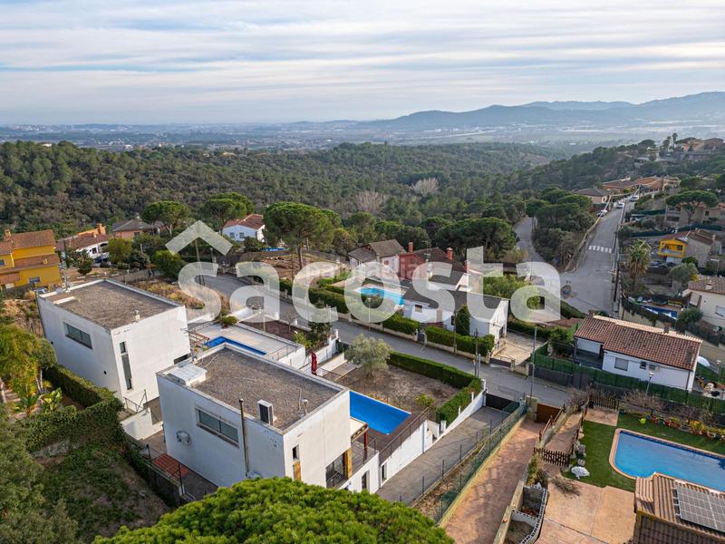 Foto 697647c5-933d-4aed-886a-7d6e655c5a16. Casa espectacular casa en mas mora, vivienda de lujo con piscina infinity en Tordera