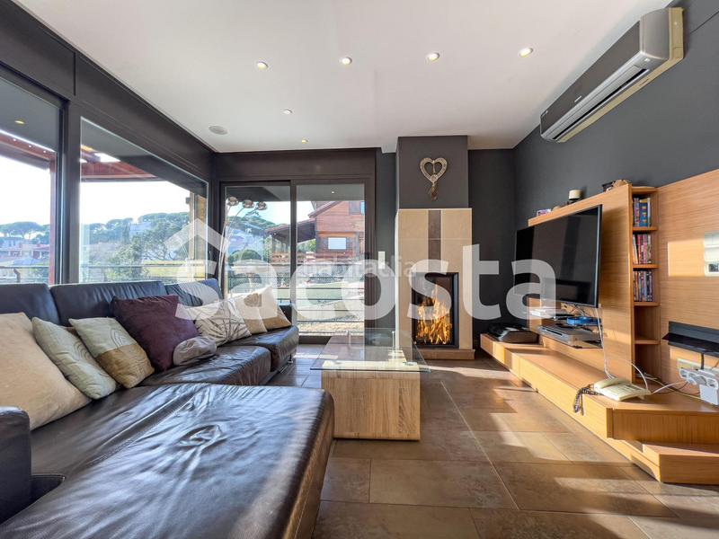 Foto 7948e62a-49b3-4c7c-b0fe-2a368125891d. Casa espectacular casa en mas mora, vivienda de lujo con piscina infinity en Tordera