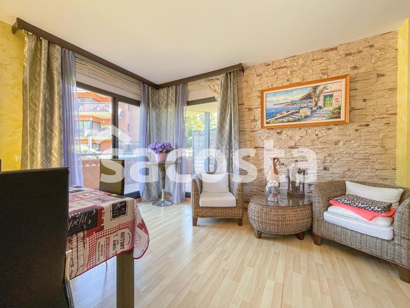 Foto b1eba2aa-1f63-4109-bb14-ca0ef9a4176e. Planta baixa amb aparcament piscina a Santa Clotilde Lloret de Mar