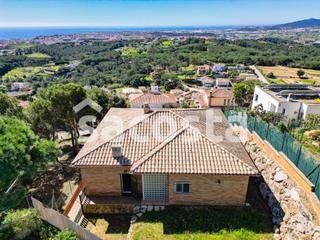 Casa  Surera. Impresionantes vistas al mar  exclusiva villa en blanes vistamar
