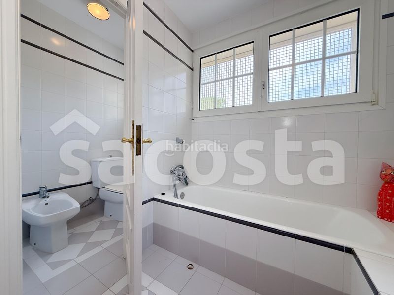 Foto 618766ff-1d6b-46db-8d82-e68796a3eefb. Casa a calle gavines 3 a Montgoda Lloret de Mar
