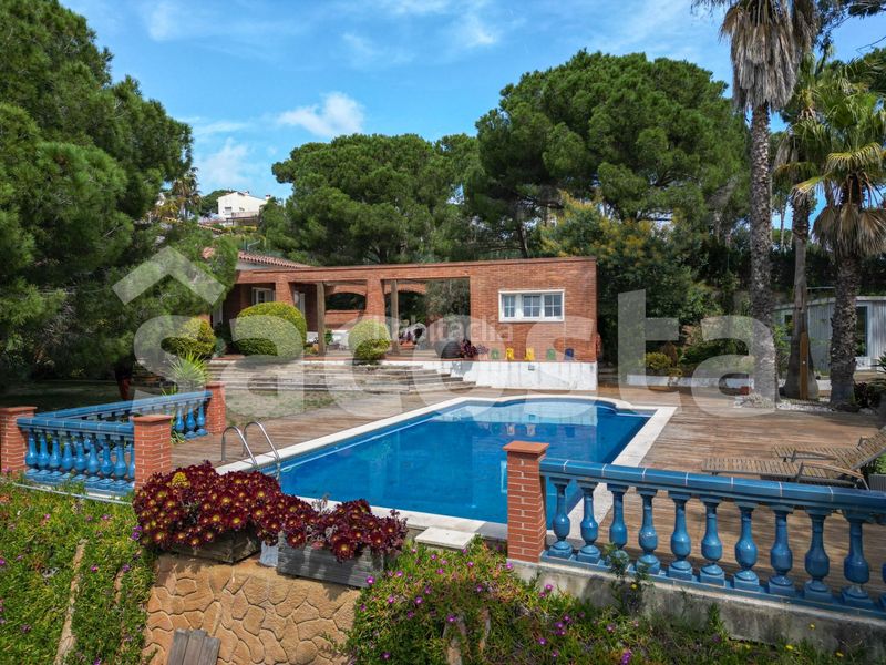 Foto 696dc1ad-7f93-4148-9567-ddee6547df74. Casa a calle gavines 3 a Montgoda Lloret de Mar